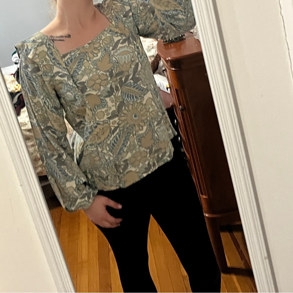 LOFT long sleeve blouse floral design